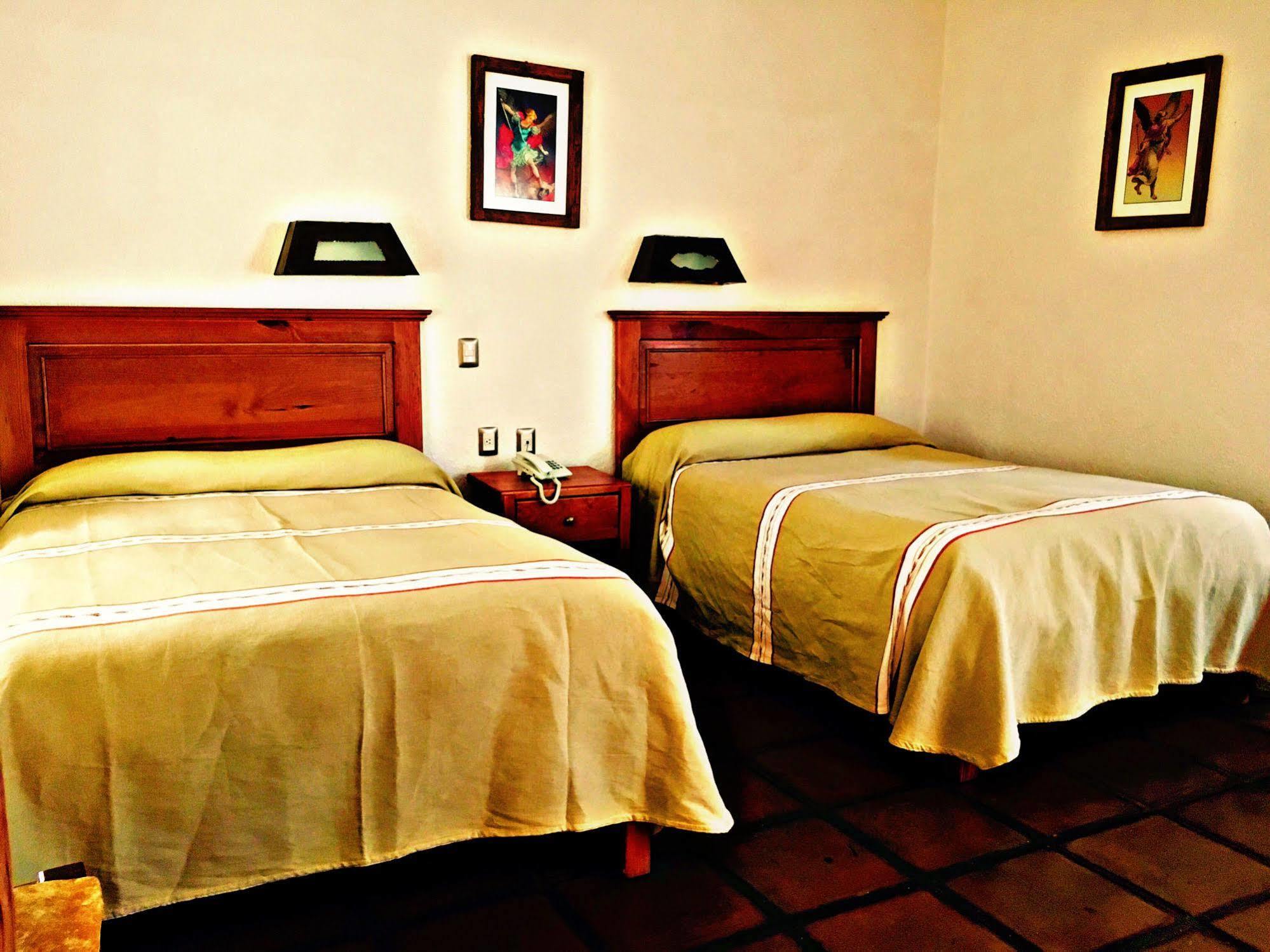 Hotel Refugio Del Angel パツクアロ エクステリア 写真