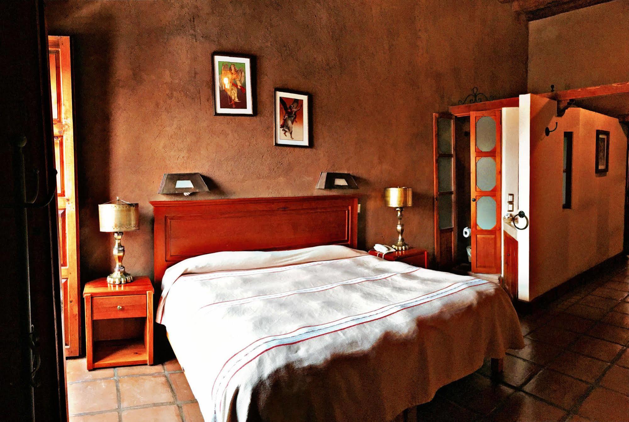Hotel Refugio Del Angel パツクアロ エクステリア 写真